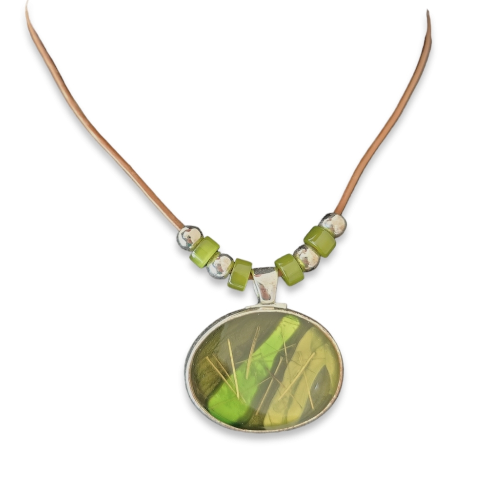 Vtg KC Kenneth Cole Enamel Green Pendant Necklace Glitter Silver Tone Adjustable
